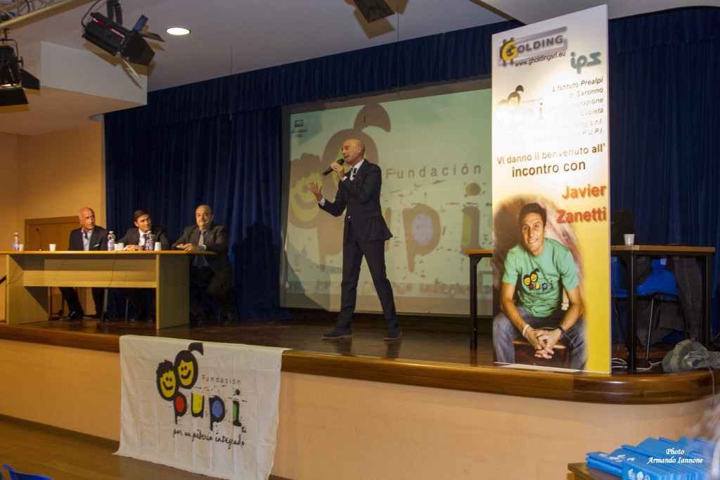 Javier Zanetti incontra gli studenti del IPS Saronno 2014_10_30 - AI-065